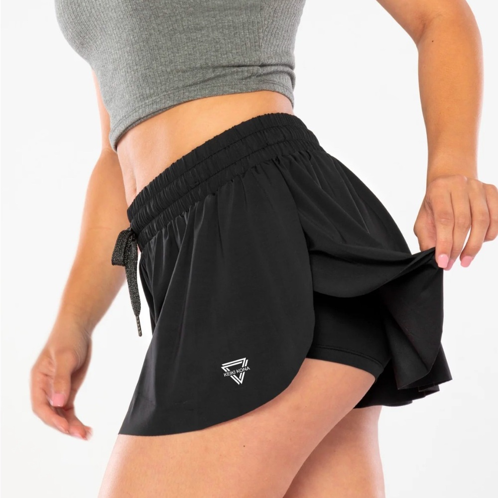 Black KEIKI KONA shorts: Size XS